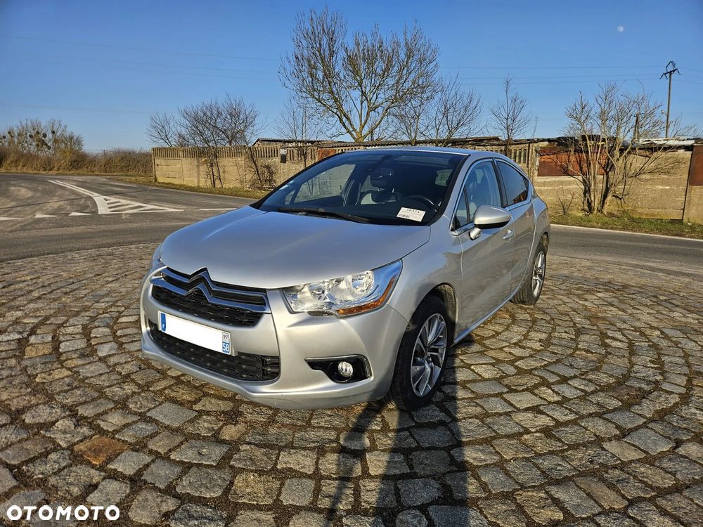 Citroën DS4 e-HDi 110 SoChic - 19