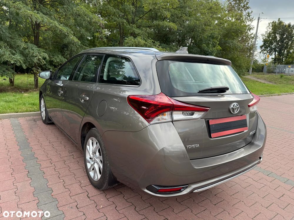 Toyota Auris 1.4 D-4D Active - 6