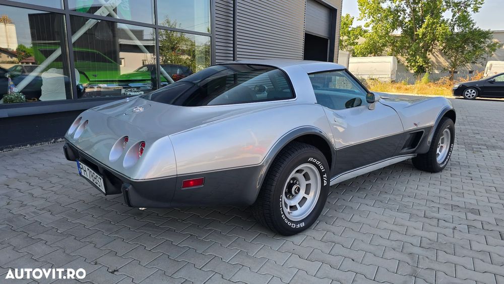 Chevrolet Corvette - 9