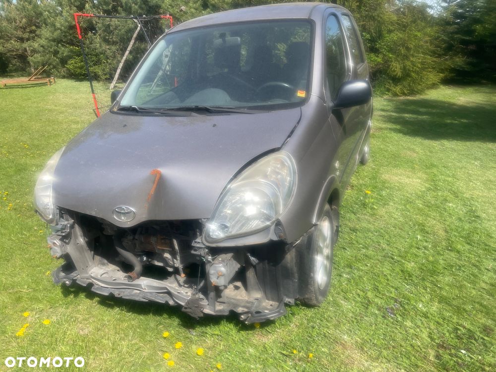 Toyota Yaris Verso 1.3 - 5