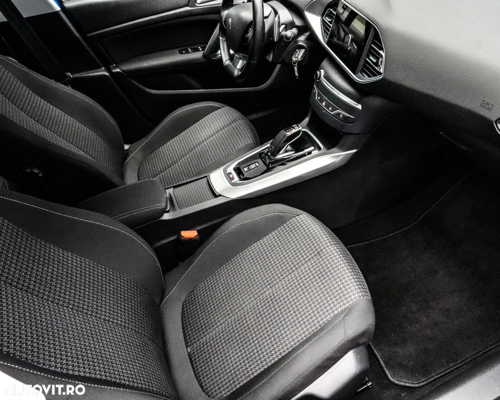 Peugeot 308 SW 1.5L BlueHDI EAT8 Allure Pack - 12