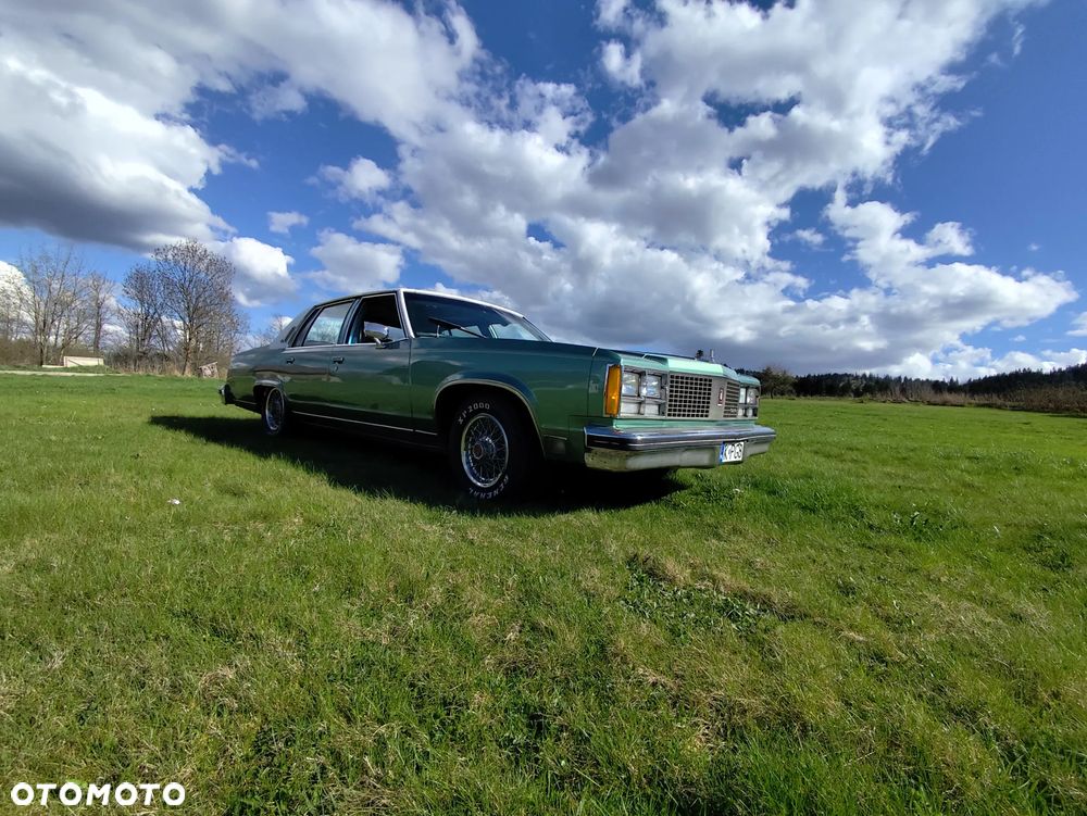 Oldsmobile Regency - 10