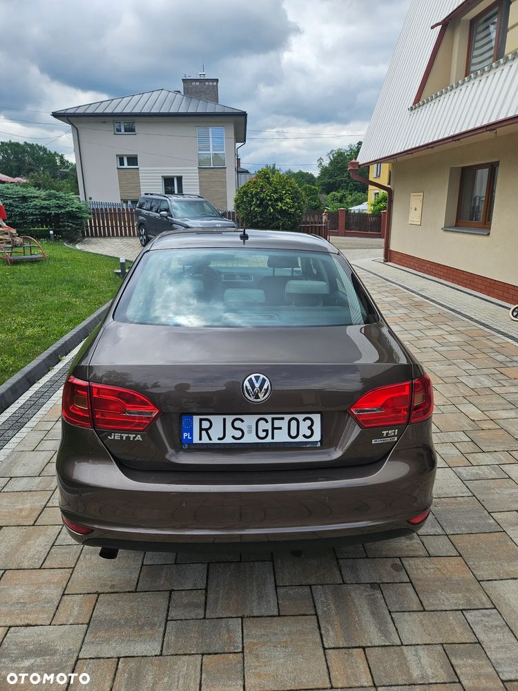 Volkswagen Jetta 1.2 TSI Comfortline - 6