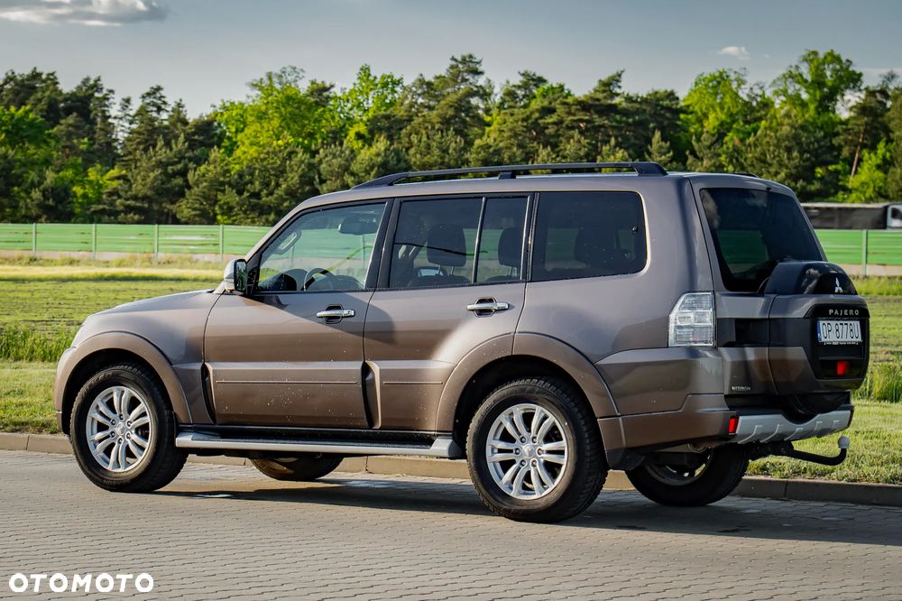 Mitsubishi Pajero - 4