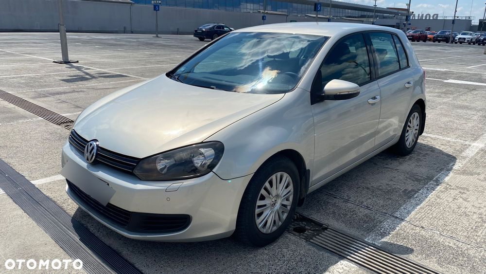 Volkswagen Golf - 1