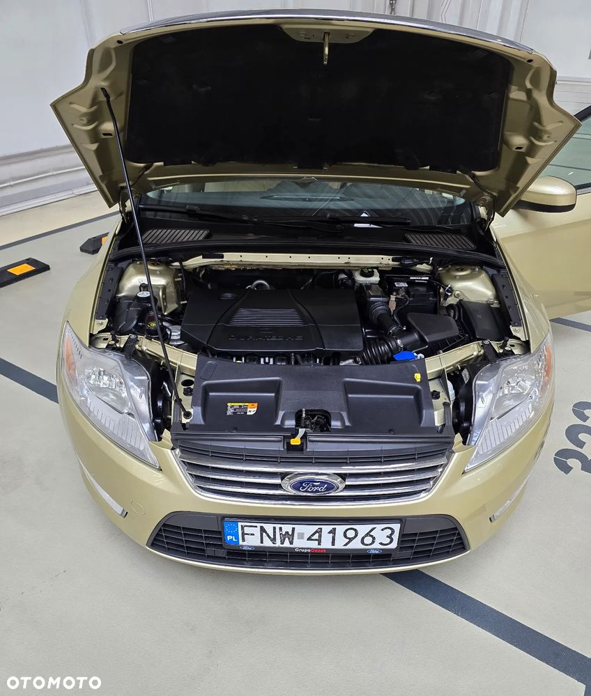 Ford Mondeo 2.0 Ghia - 22