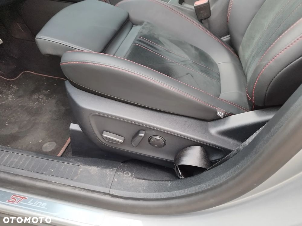 Ford Kuga 2.5 Duratec FHEV ST-LINE X - 10