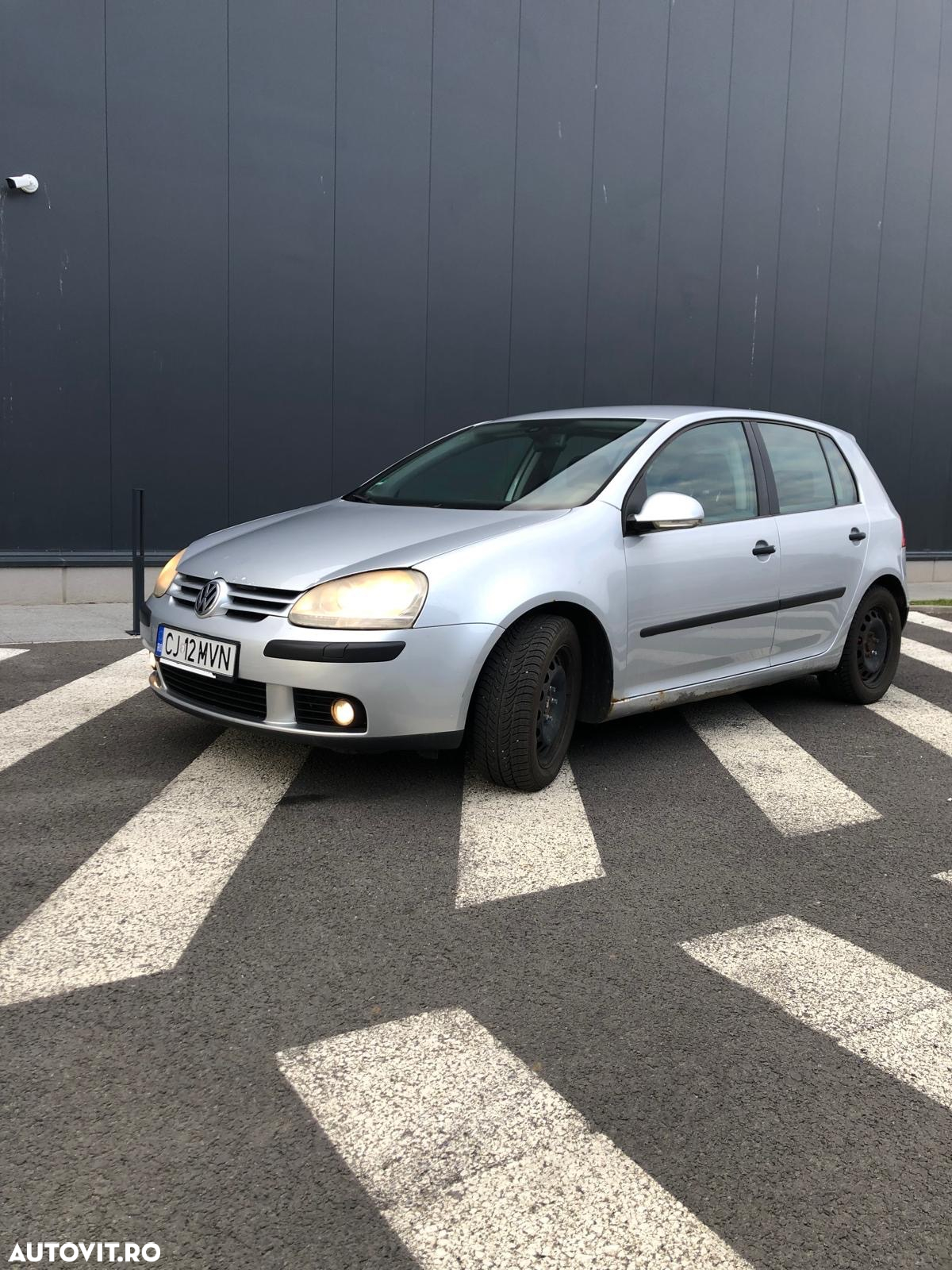 Volkswagen Golf - 16