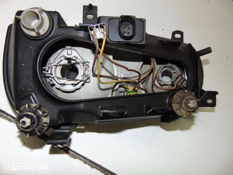 VW Golf 4 farol - 3