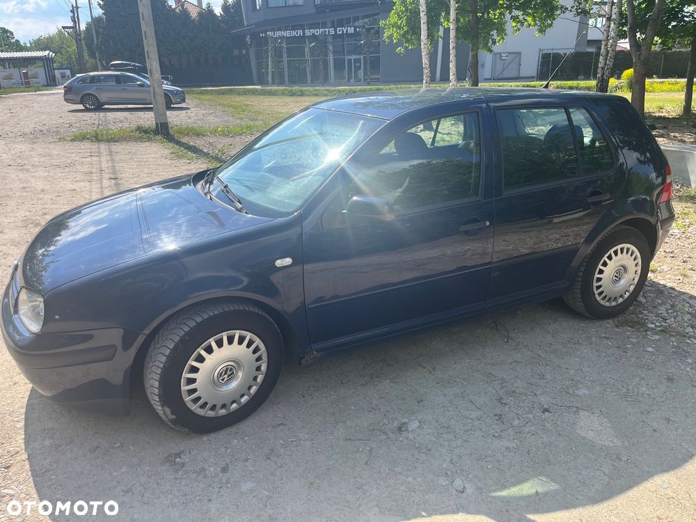 Volkswagen Golf - 3