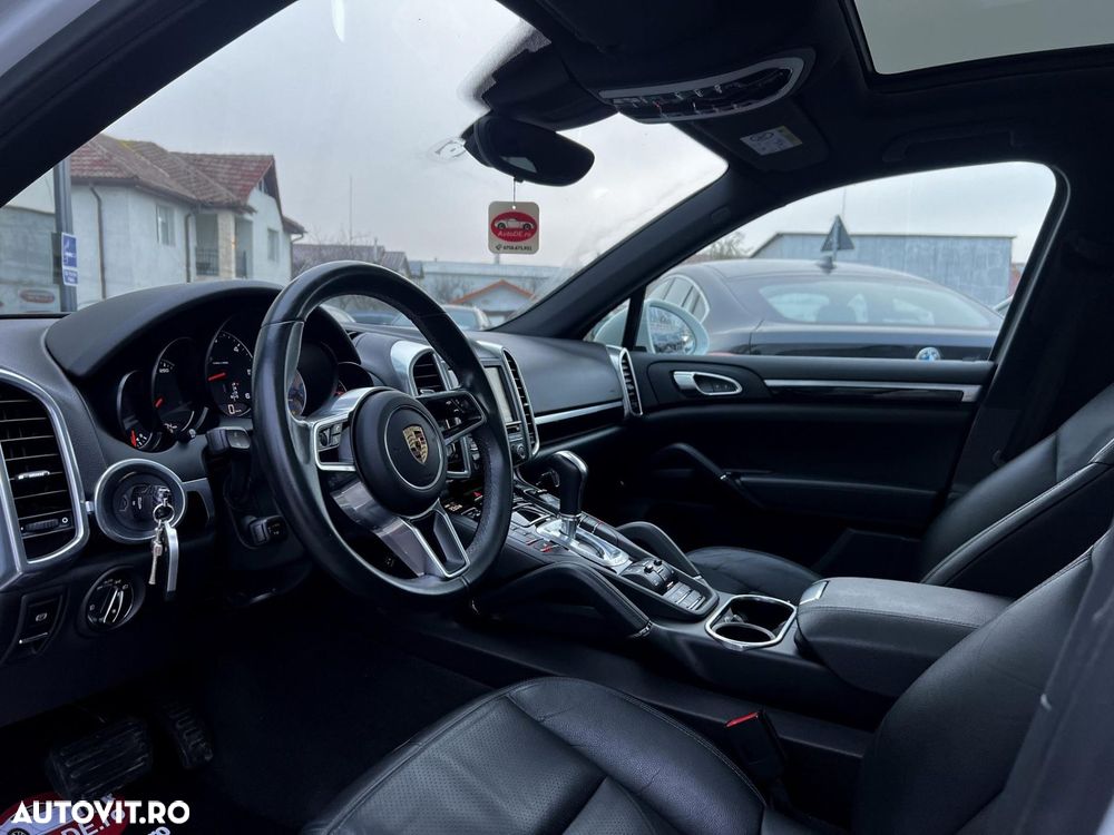 Porsche Cayenne - 5