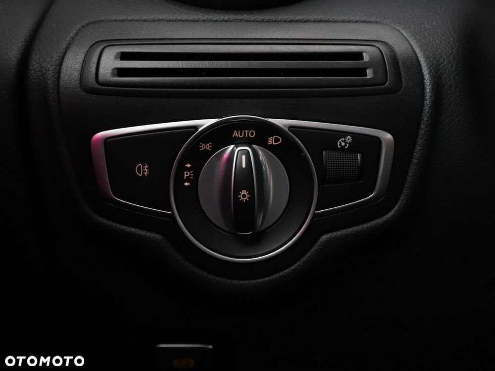 Mercedes-Benz GLC 300 de 4Matic 9G-TRONIC AMG Line - 36