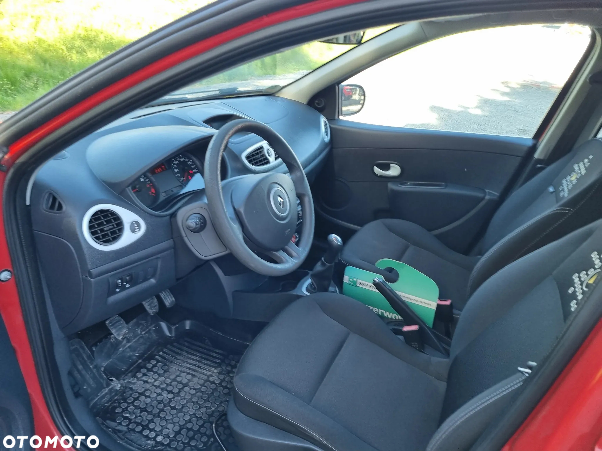 Renault Clio 1.2 16V 75 Yahoo - 15