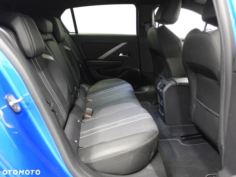 Opel Astra 1.2 Turbo GS Line - 25