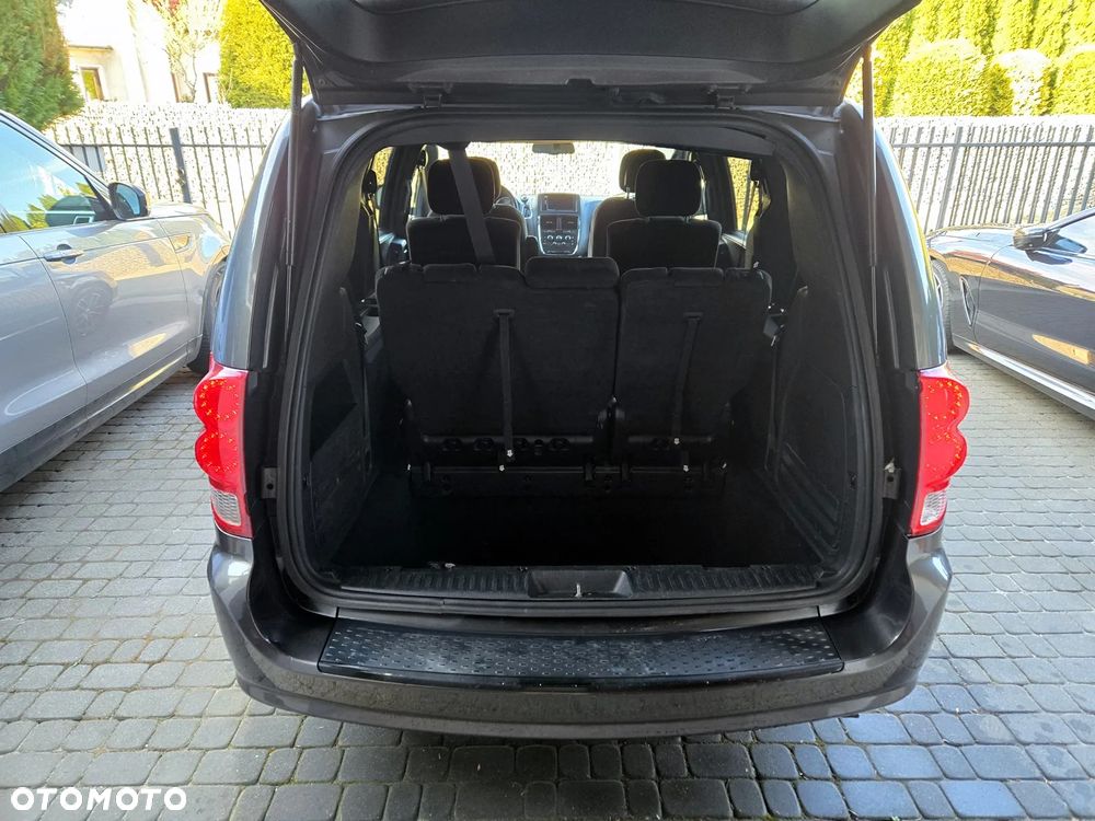 Dodge Grand Caravan - 13