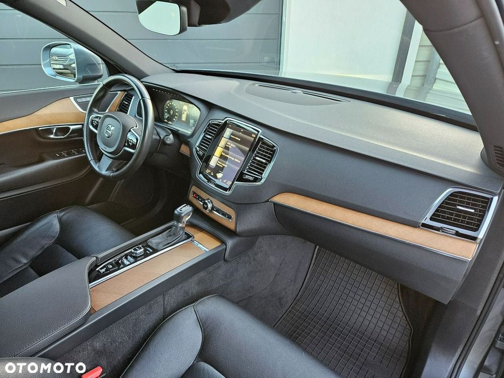 Volvo XC 90 T6 AWD Momentum 7os - 31