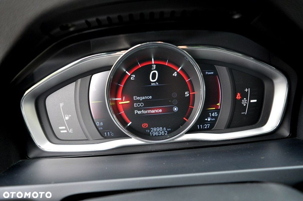 Volvo V60 D3 Drive-E R-Design Momentum - 18
