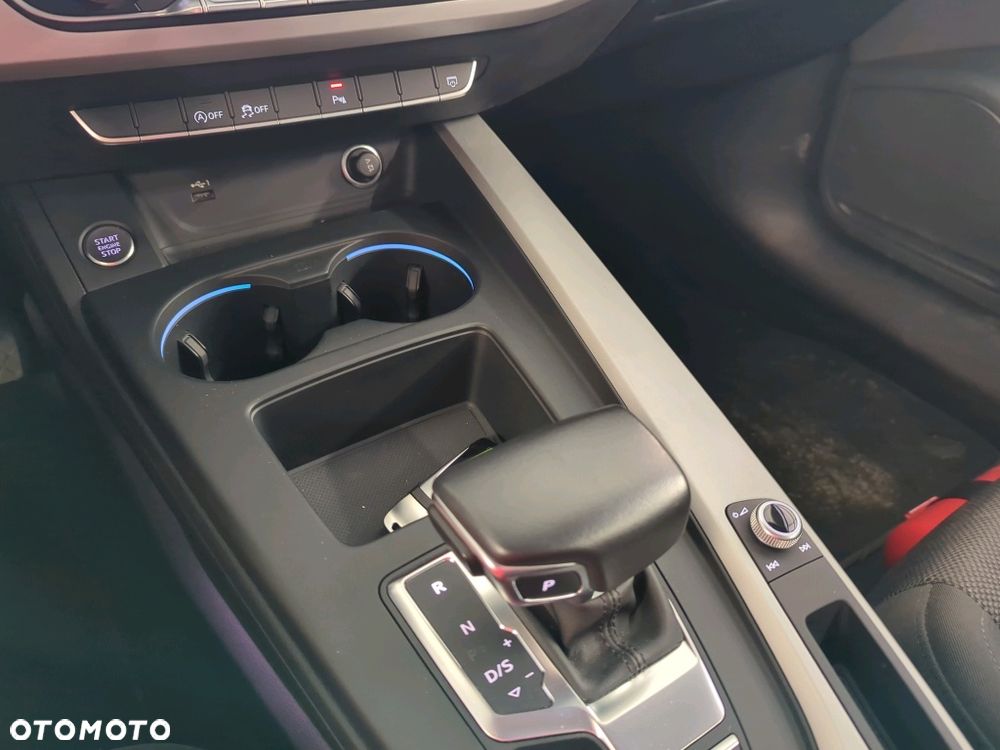 Audi A4 Limousine - 11