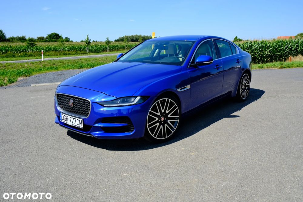 Jaguar XE 25t Prestige - 1