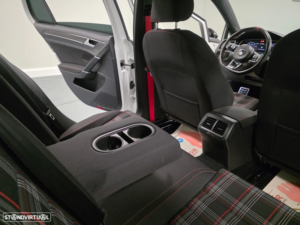 VW Golf 2.0 TSI GTI DSG Performance - 41