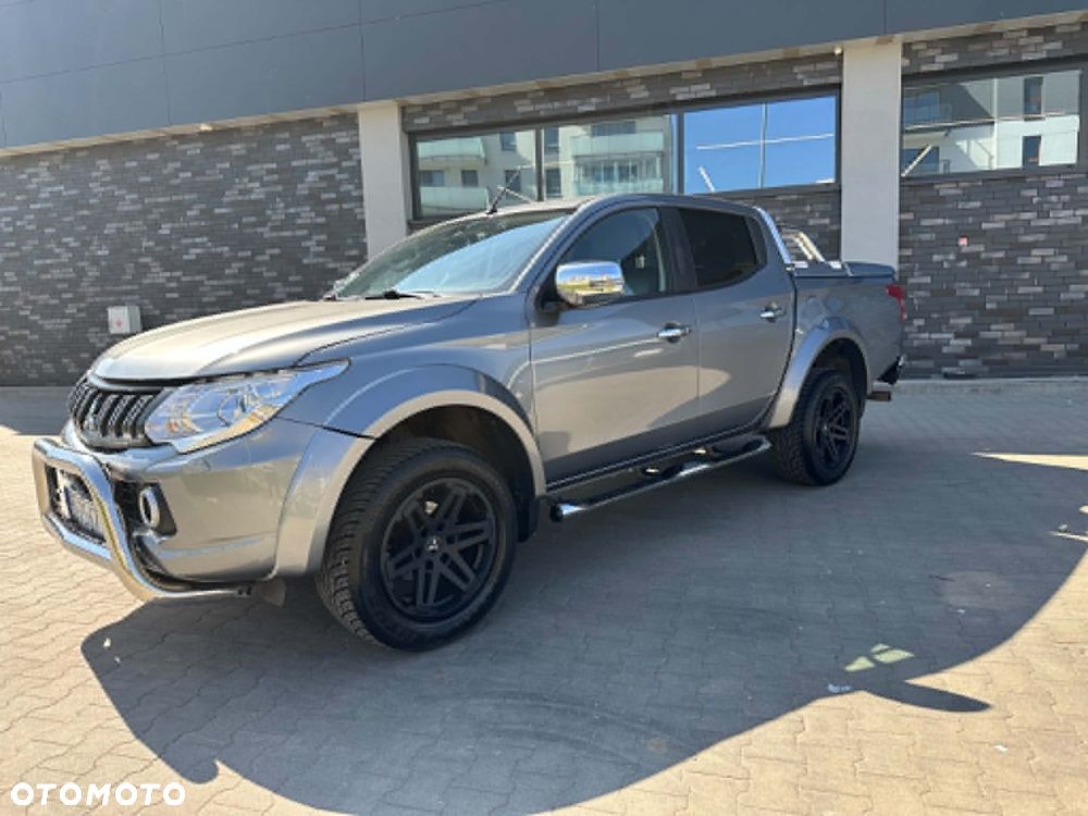Mitsubishi L200 2.4 d DC Instyle - 9