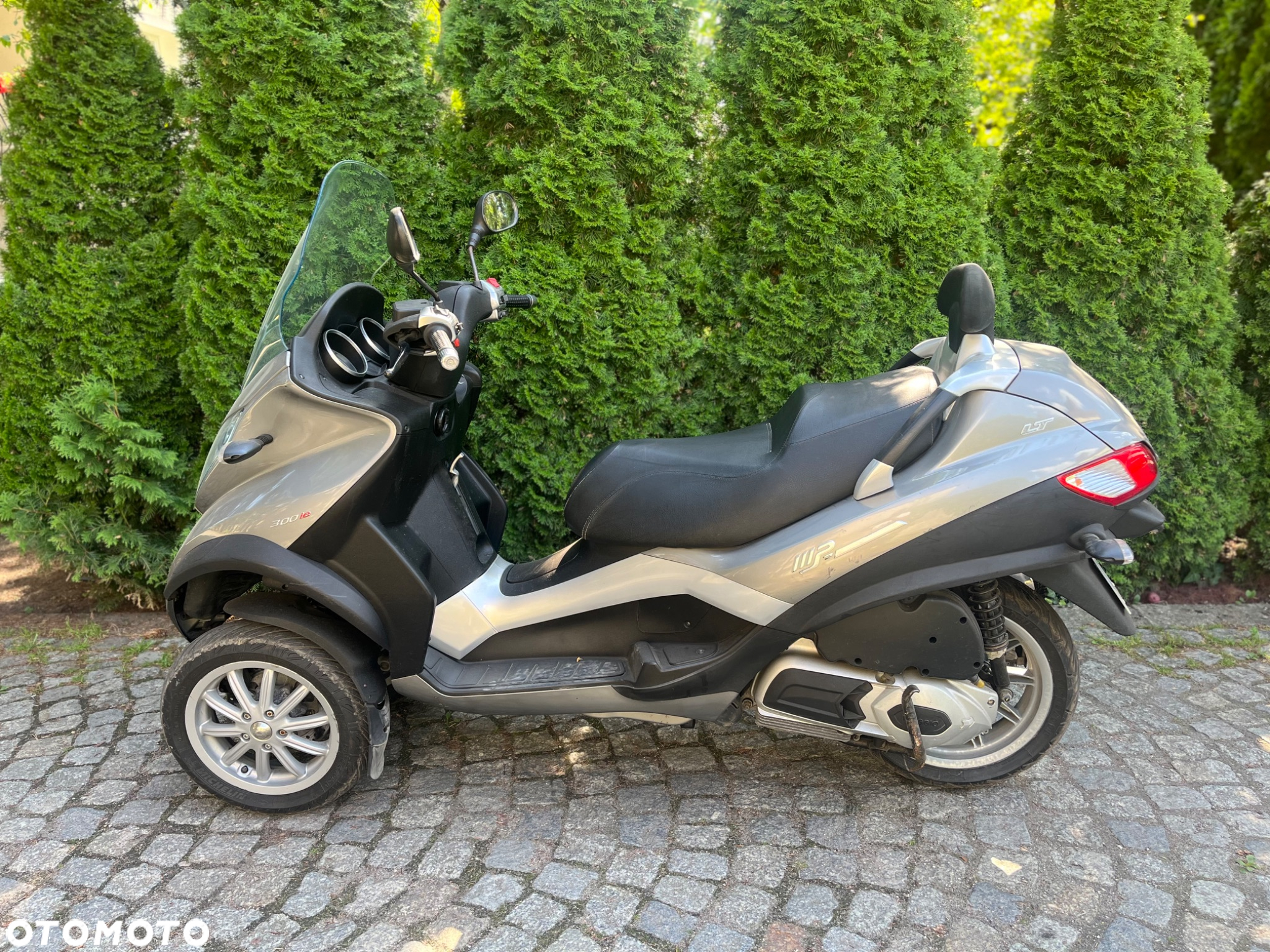 Piaggio MP-3 - 11