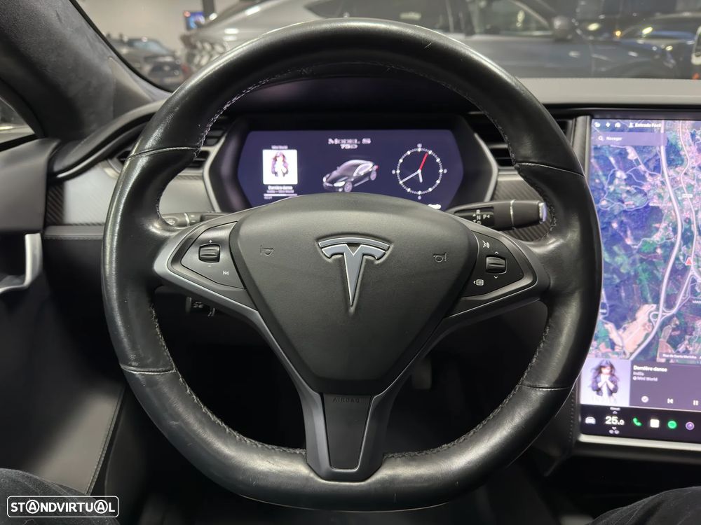 Tesla Model S - 34