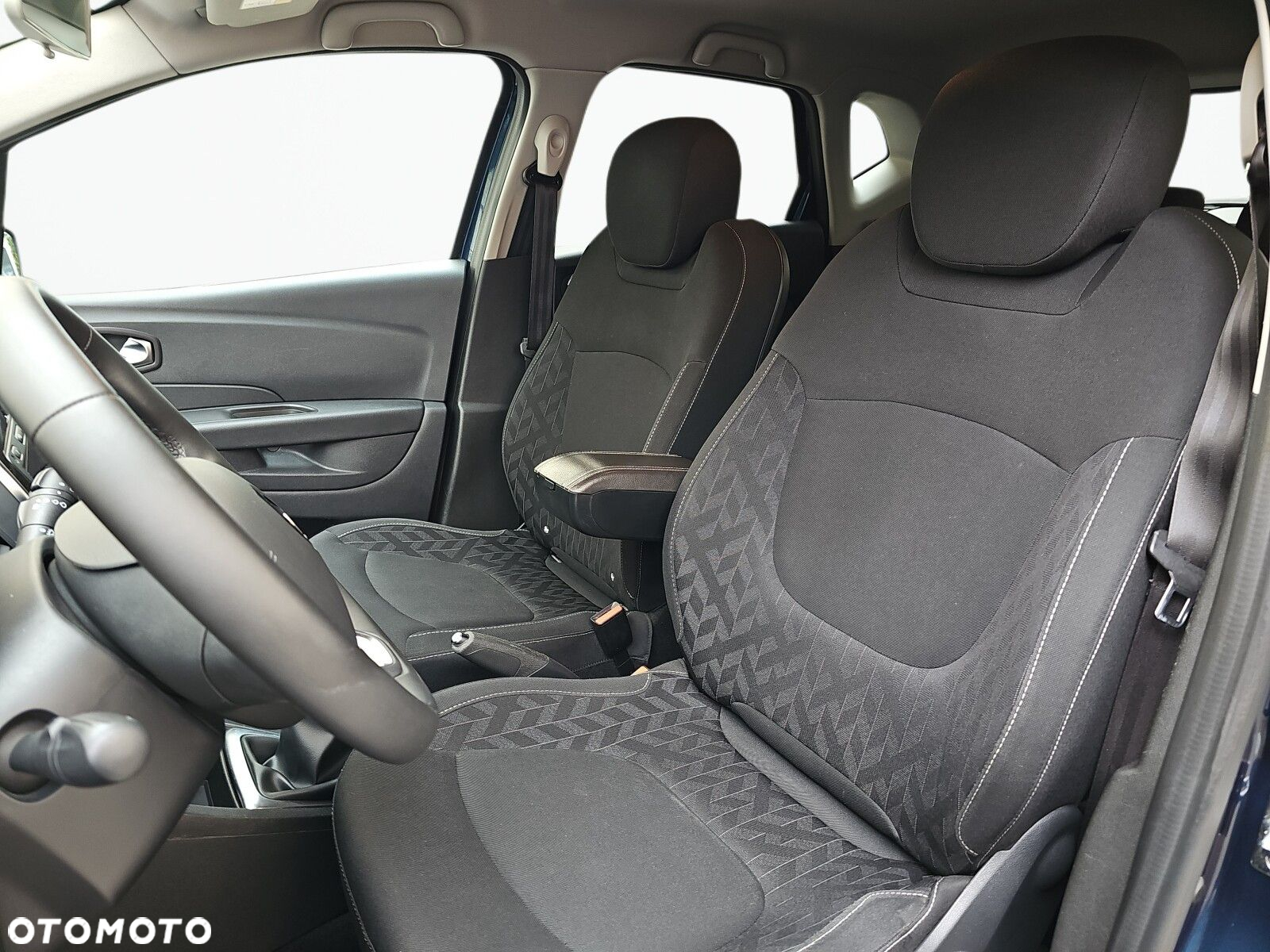 Renault Captur - 13