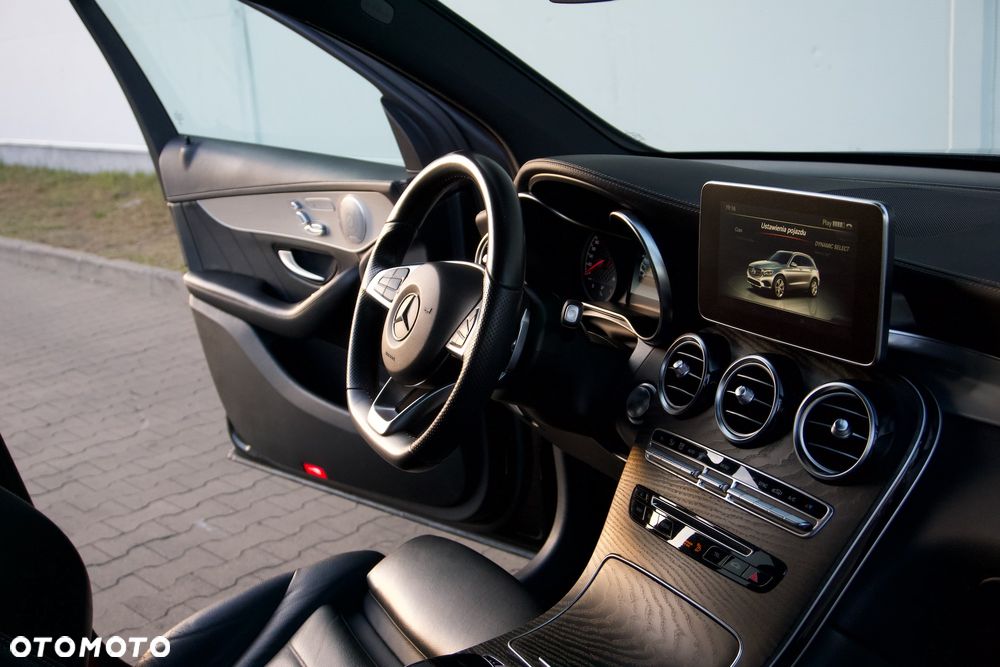 Mercedes-Benz GLC - 4