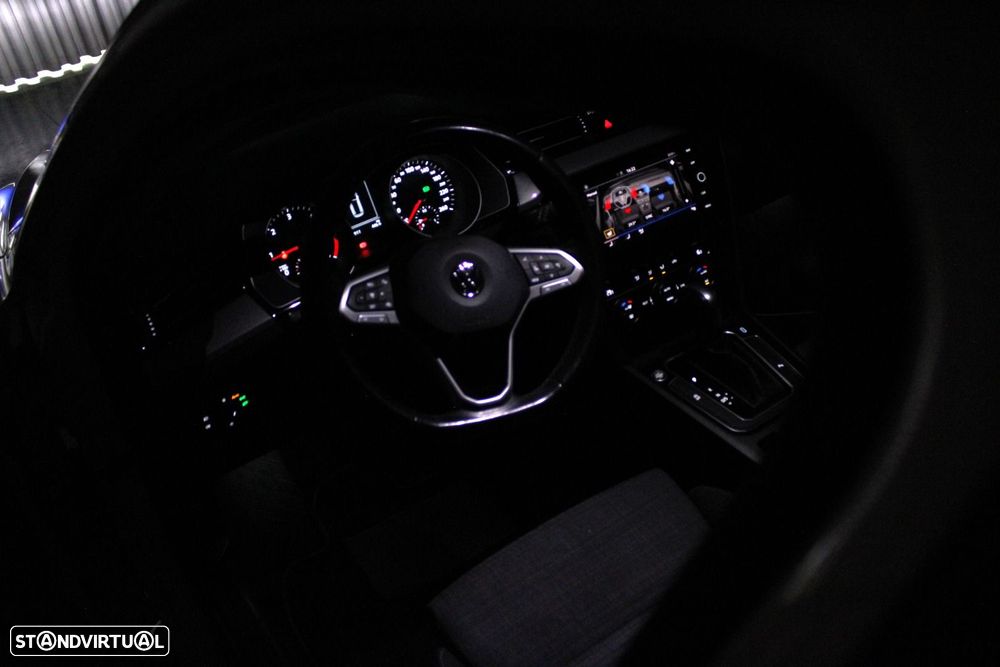 VW Passat Variant 2.0 TDI Business DSG - 51