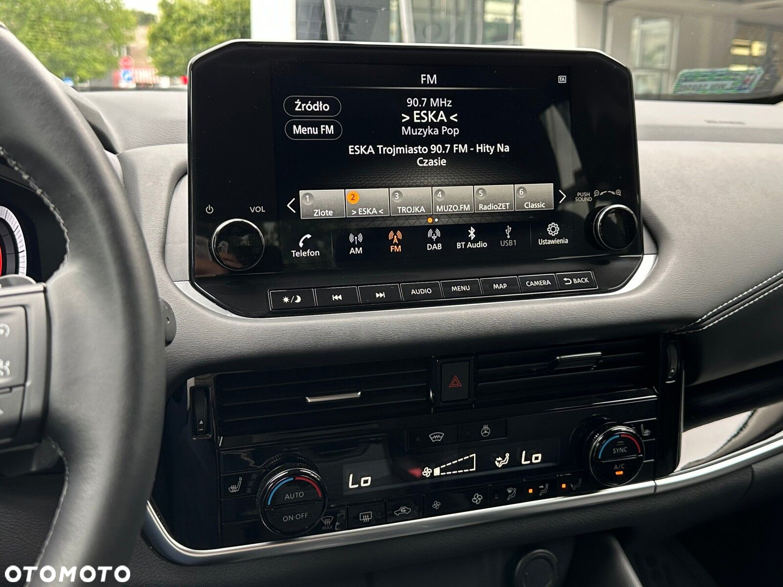 Nissan Qashqai 1.3 DIG-T N-Connecta DCT - 24