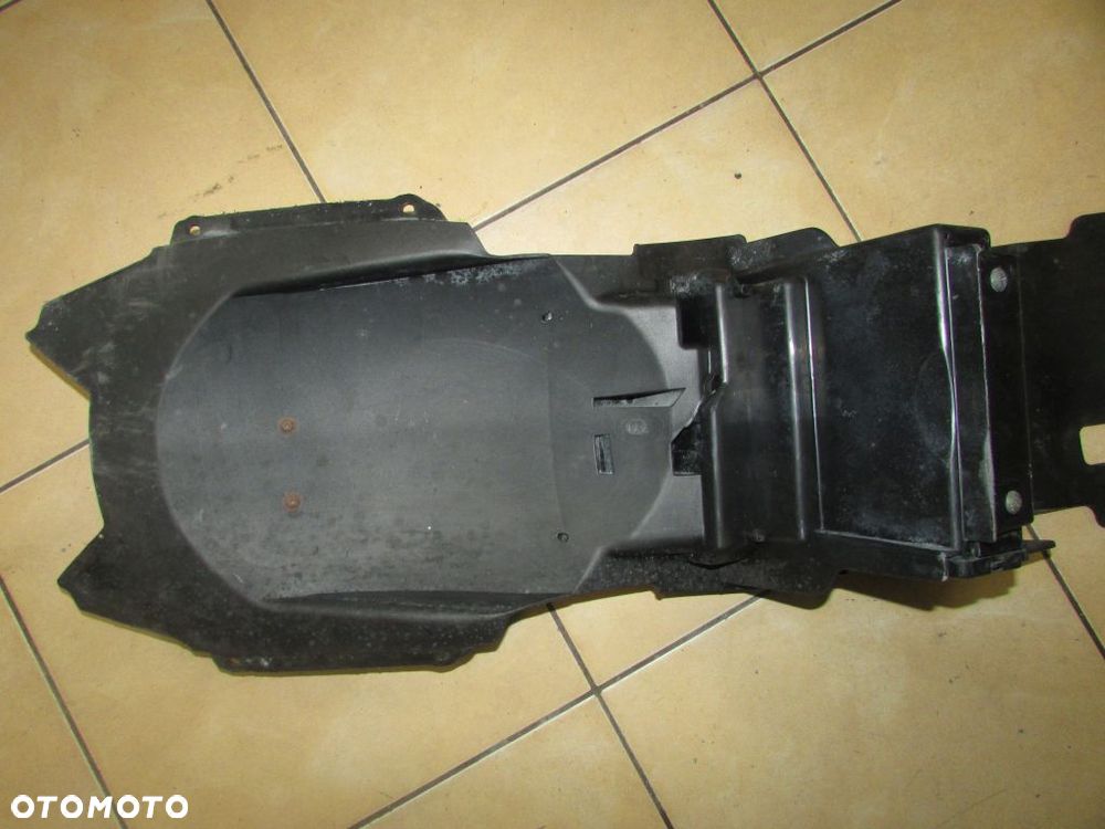 Suzuki SV 650 03-09 nadkole tył - 2