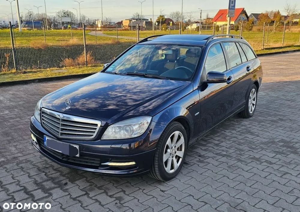 Mercedes-Benz Klasa C 200 CGI BlueEff Avantgarde - 1