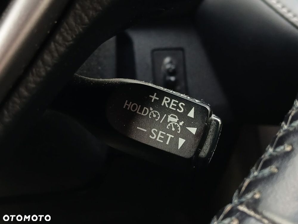 Toyota RAV4 Hybrid Premium 4x2 - 34