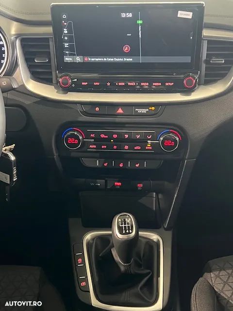 Kia Ceed 1.5 T-GDI 6MT Best - 10
