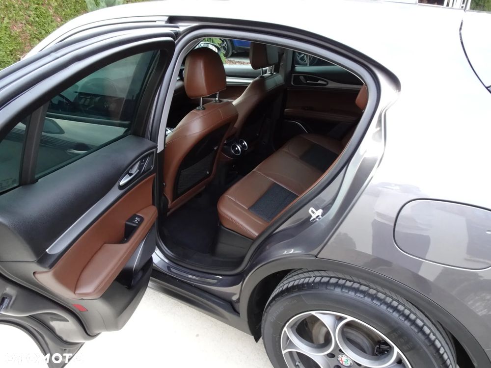 Alfa Romeo Stelvio 2.0 Turbo Sprint Q4 - 18