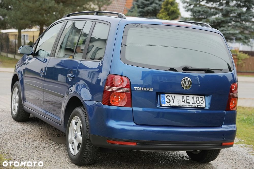 Volkswagen Touran - 8