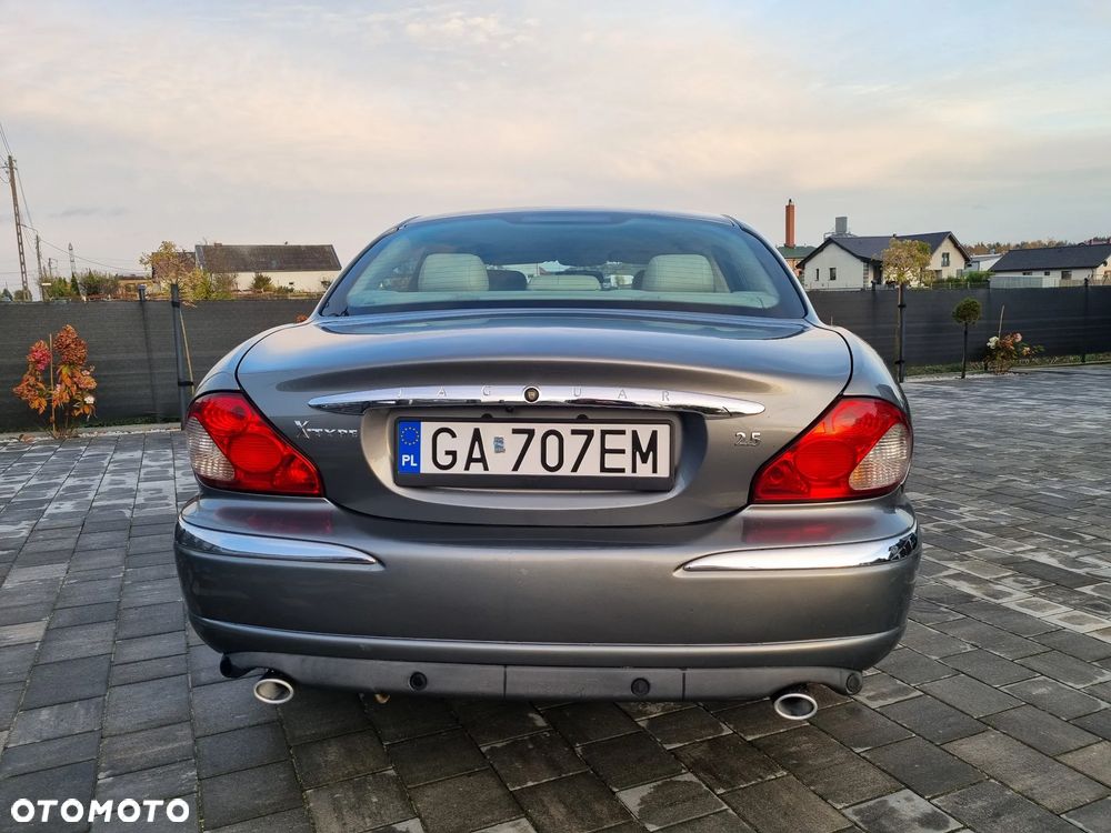 Jaguar X-Type Estate 2.5 V6 4x4 Executive - 16
