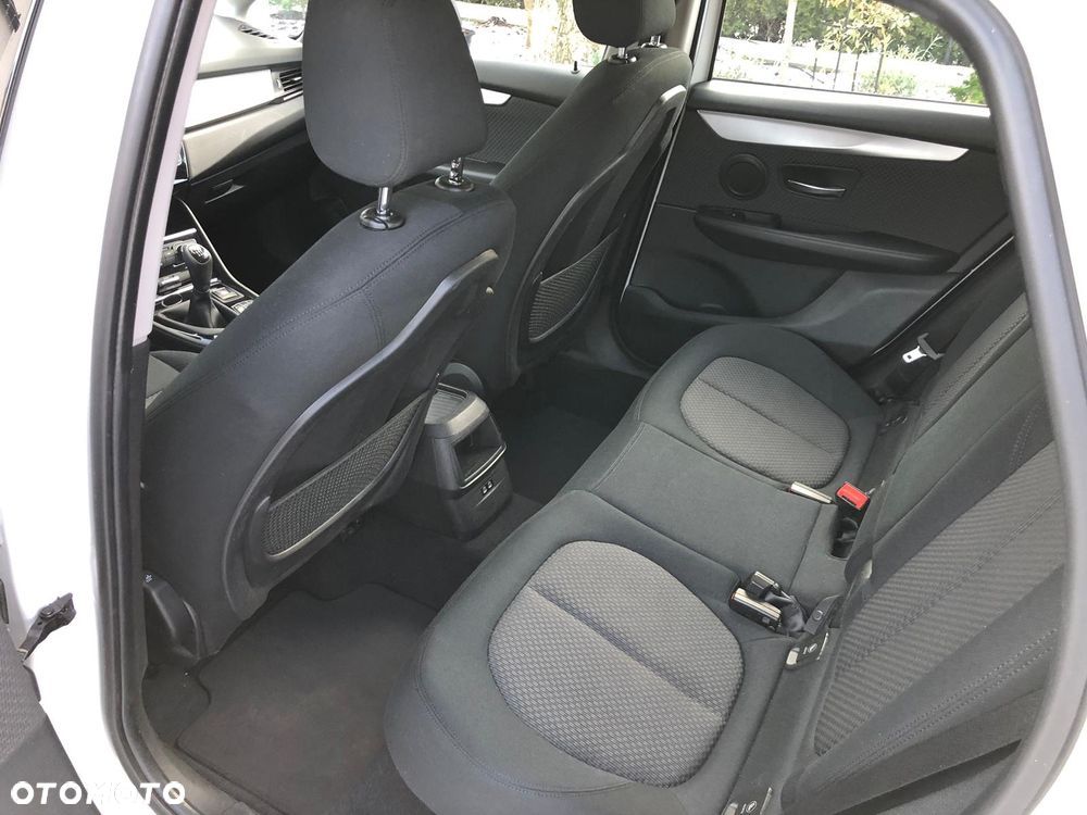 BMW Seria 2 216i - 11