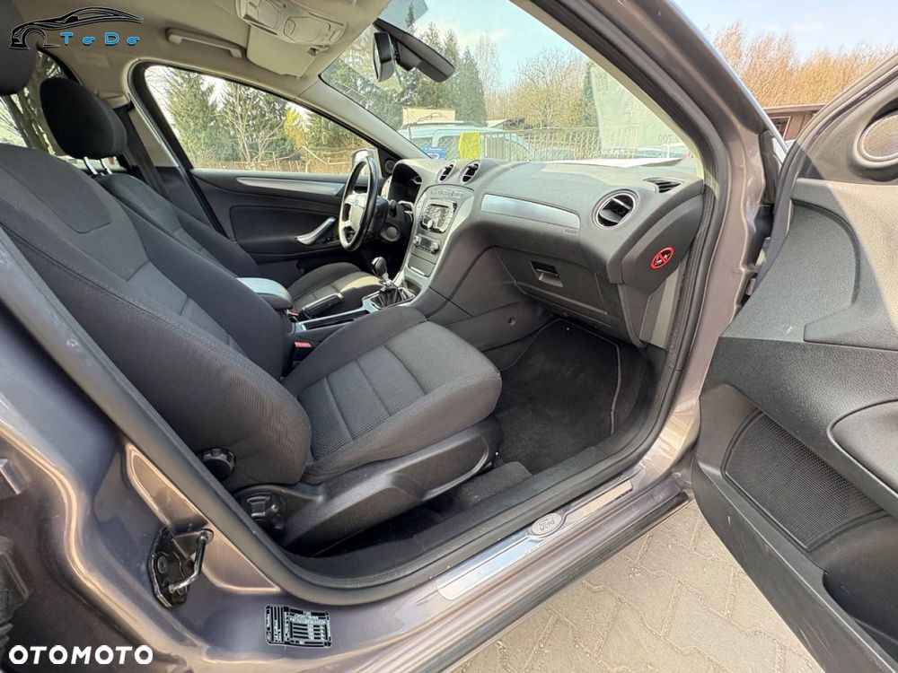 Ford Mondeo 1.6 T Platinium X Plus (Titanium) - 32