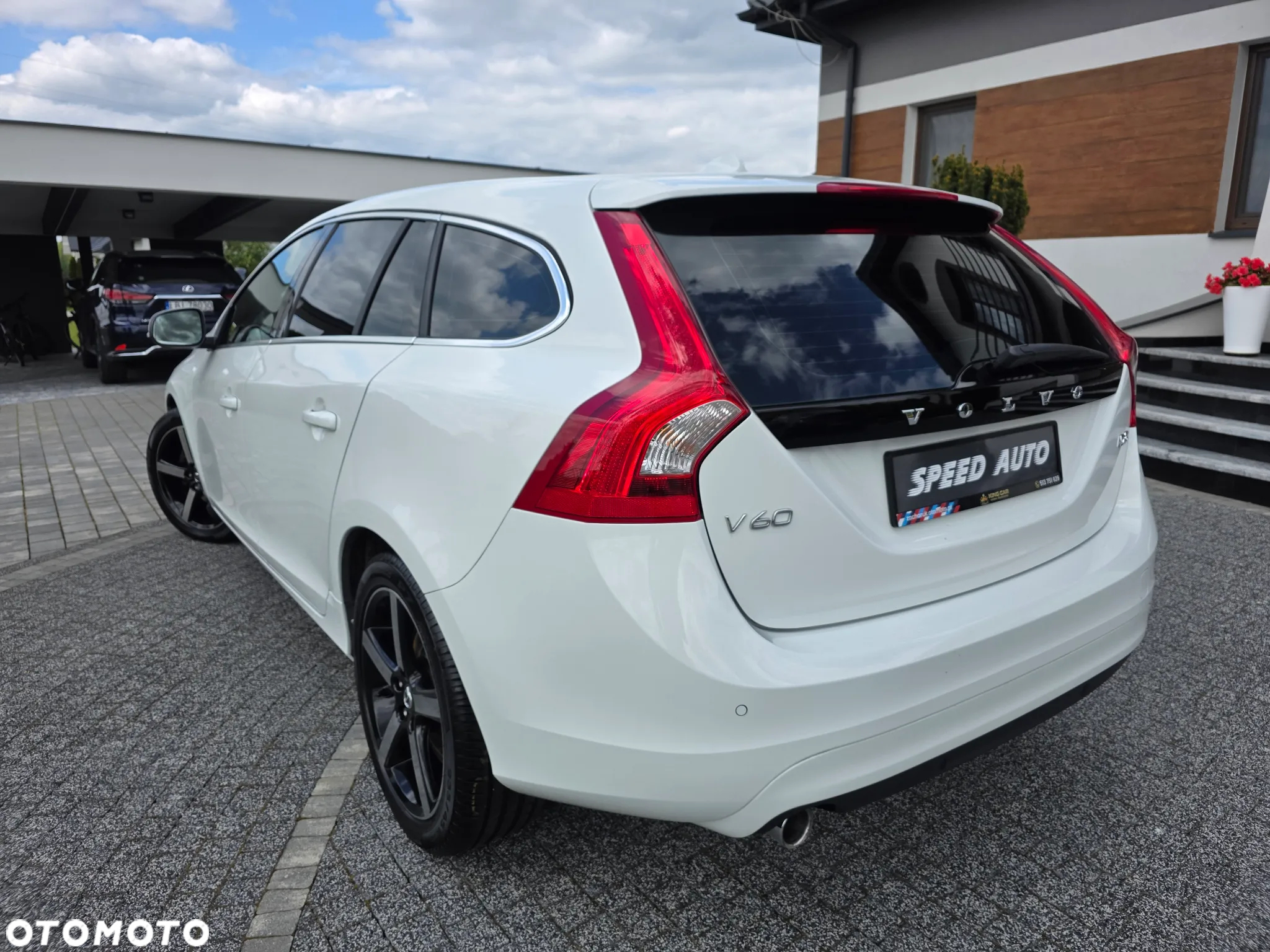 Volvo V60 D3 Drive-E Momentum - 9