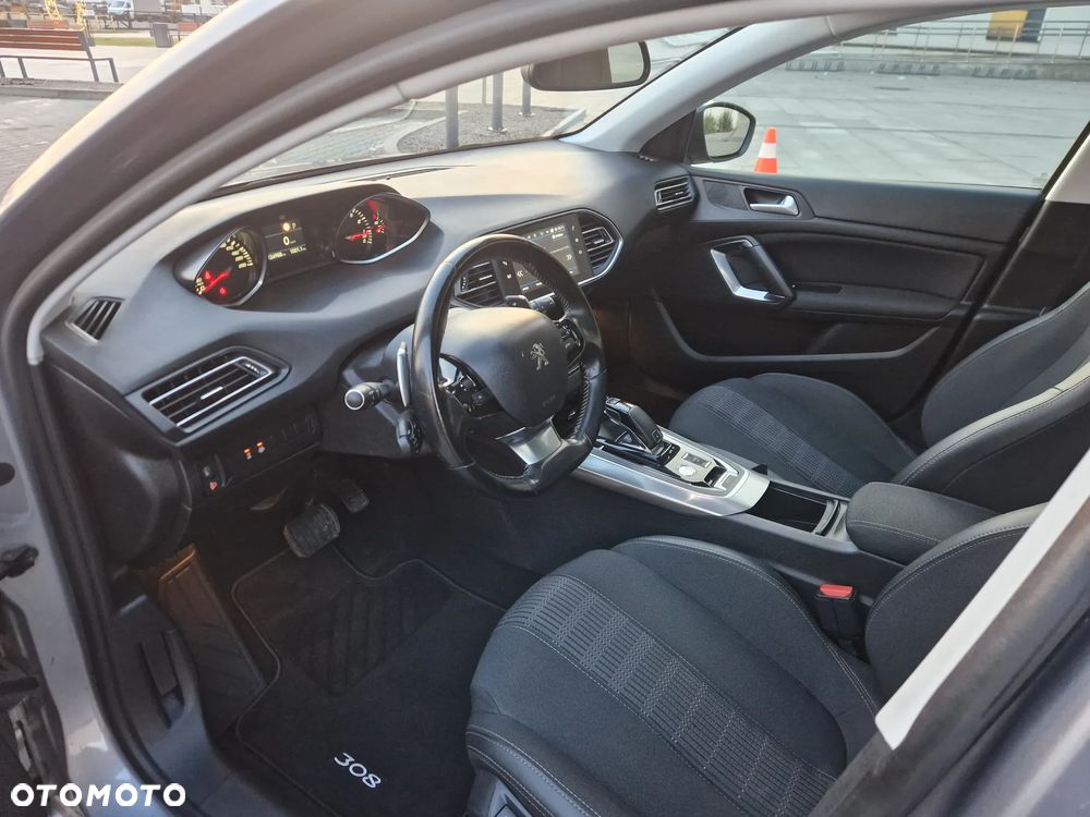 Peugeot 308 1.2 PureTech Allure S&S EAT8 - 10