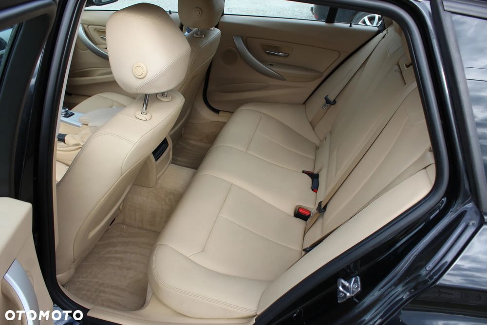 BMW Seria 3 - 18
