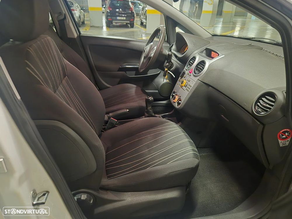 Opel Corsa 1.2 Enjoy - 29