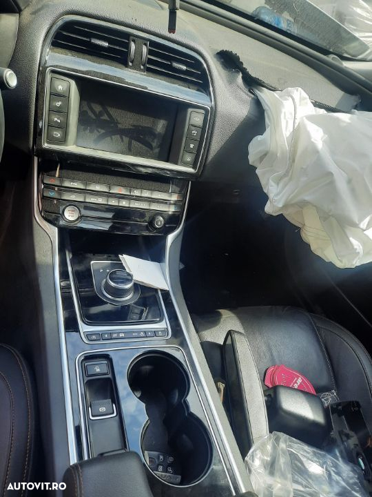 Dezmembrez Jaguar XE 2.0 diesel ingenium 2016 / dezmembrari Jaguar / service / motor  / piese - 8