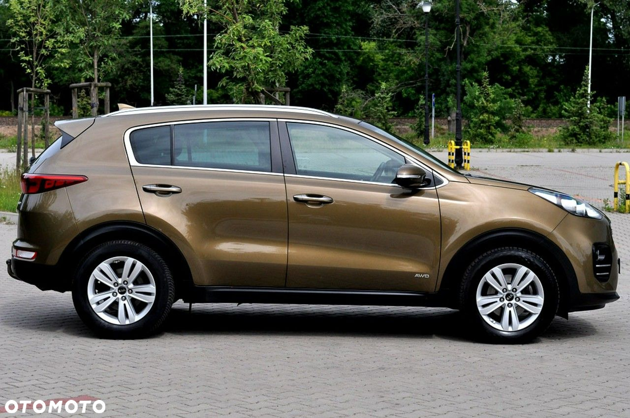 Kia Sportage 2.0 CRDI 4WD Automatik Dream-Team Edition - 36