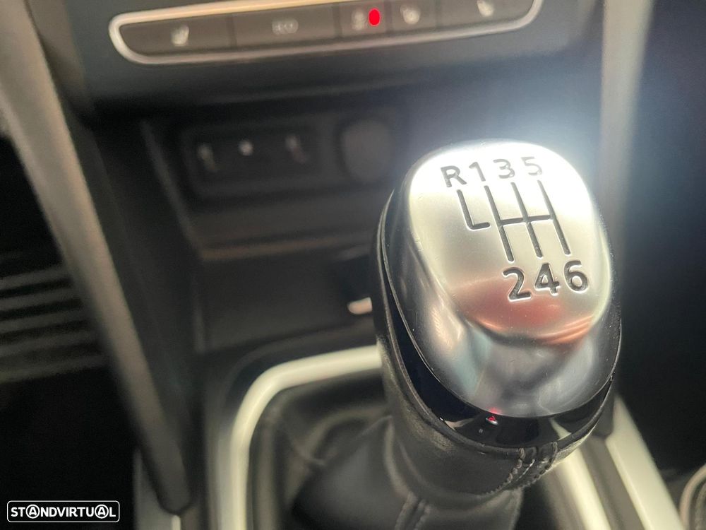 Renault Mégane ENERGY TCe 130 BOSE EDITION - 19