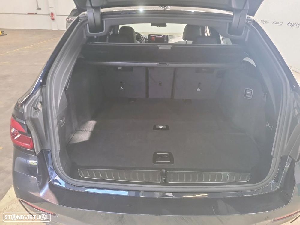 BMW 520 d Pack Desportivo M Auto - 11