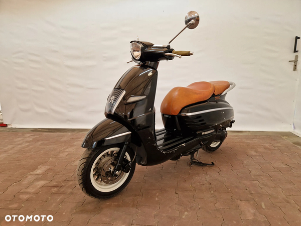 Peugeot Django