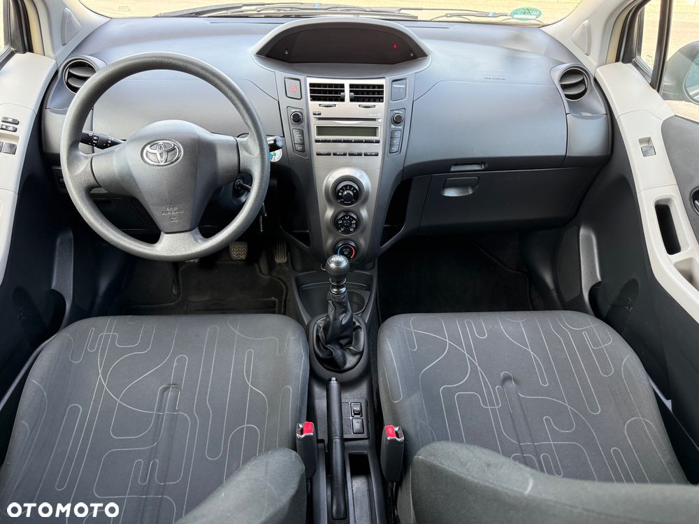 Toyota Yaris 1.33 VVT-i Cool - 11